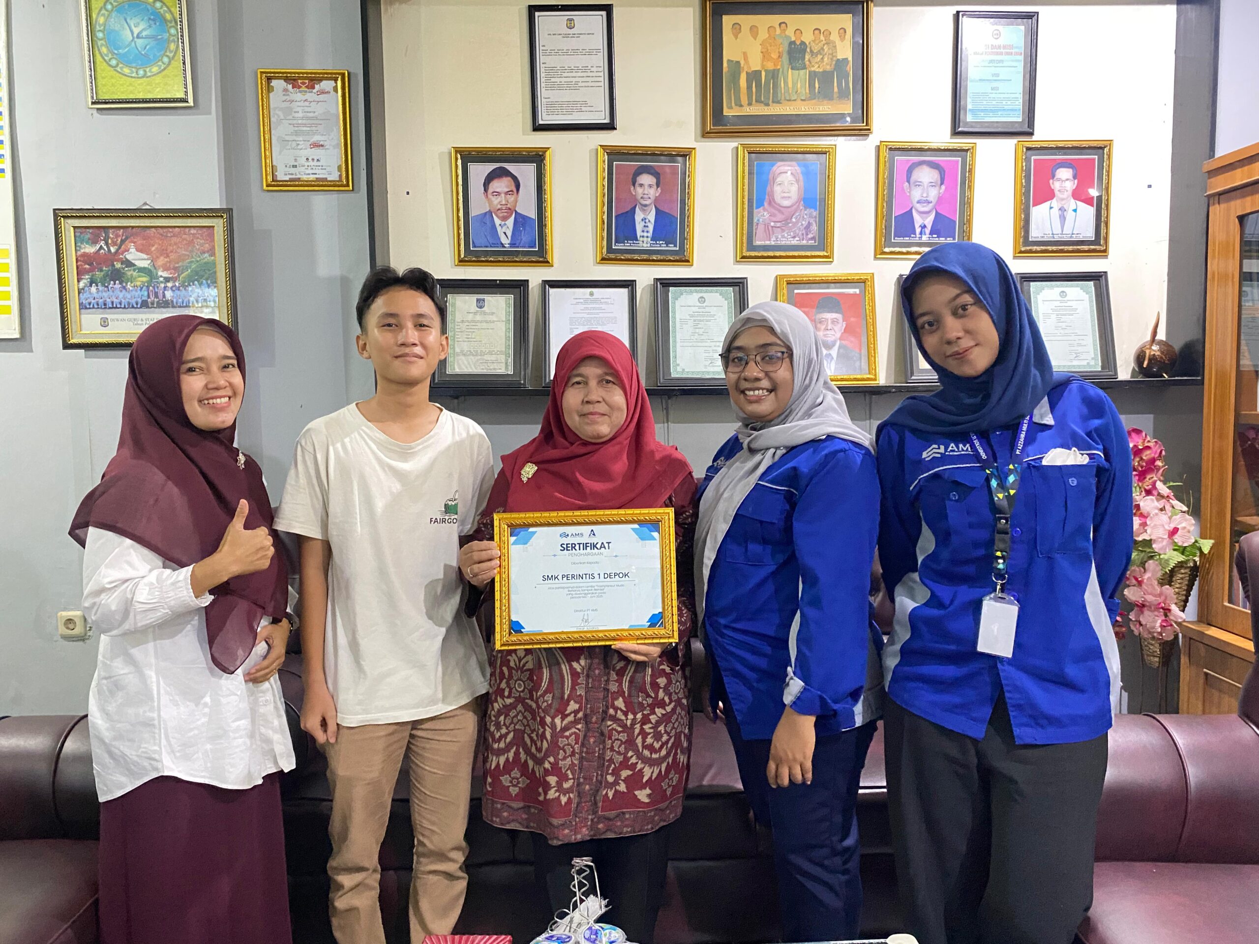 PESERTA LOMBA TRASHPRENEUR