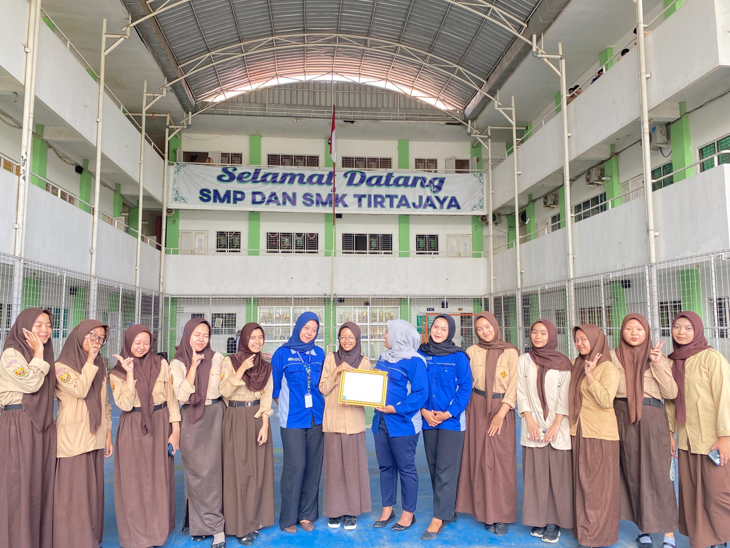 PESERTA LOMBA TRASHPRENEUR