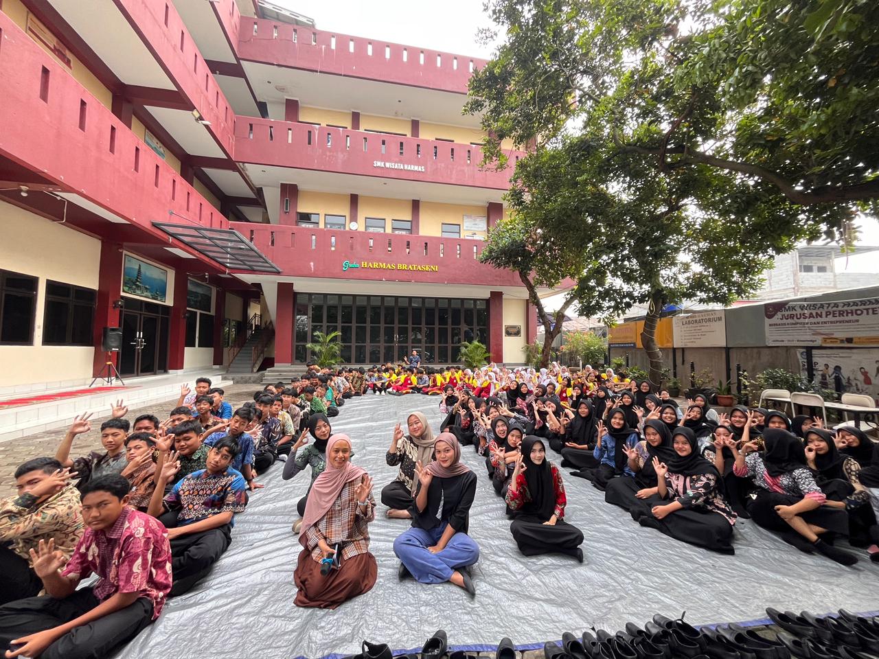 Sosialisasi Bank Sampah di SMK Wisata Harmas 