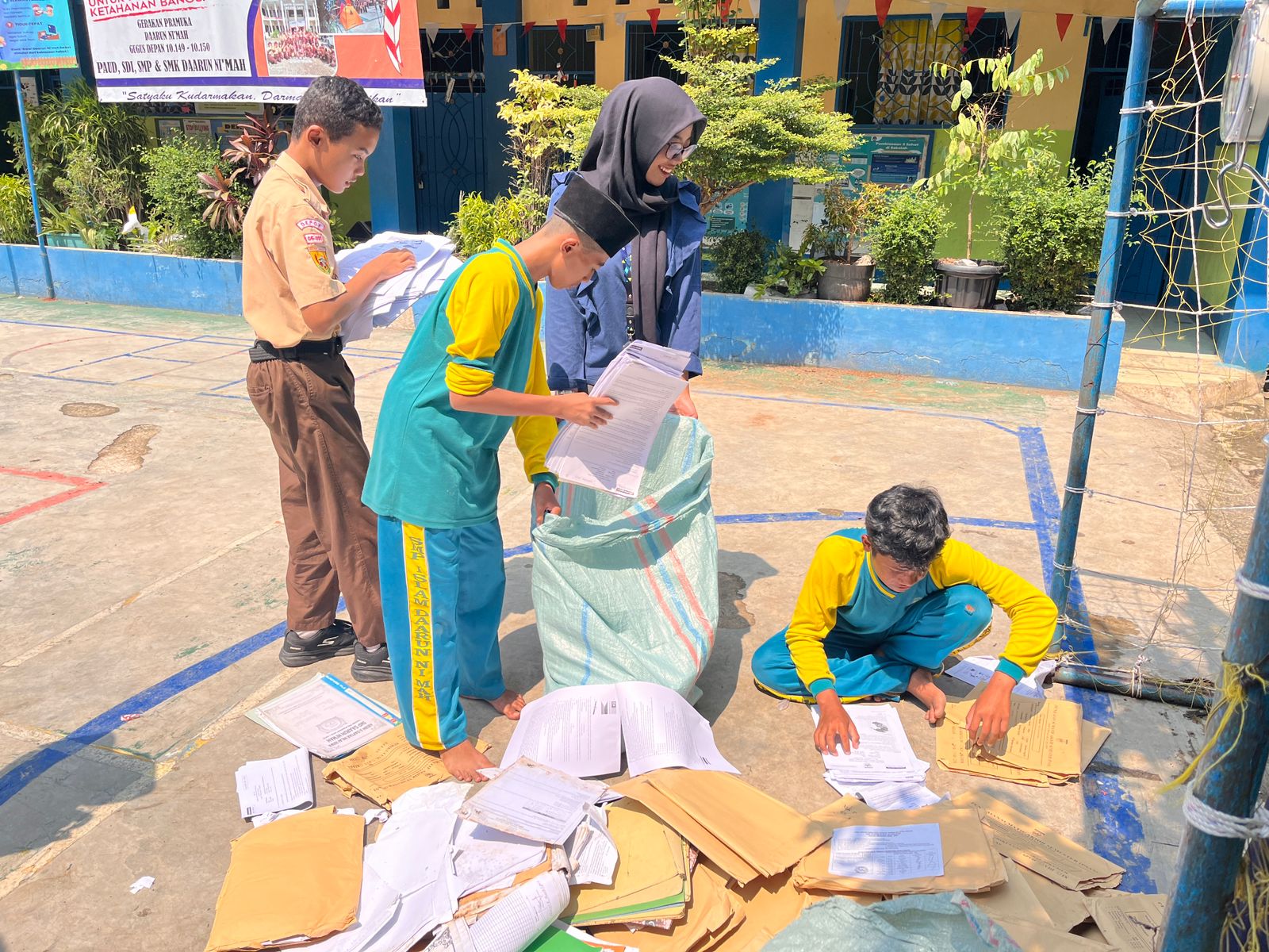 Pendampingan Pertama Pemilahan sampah di SMPIT Baitul Hikmah
