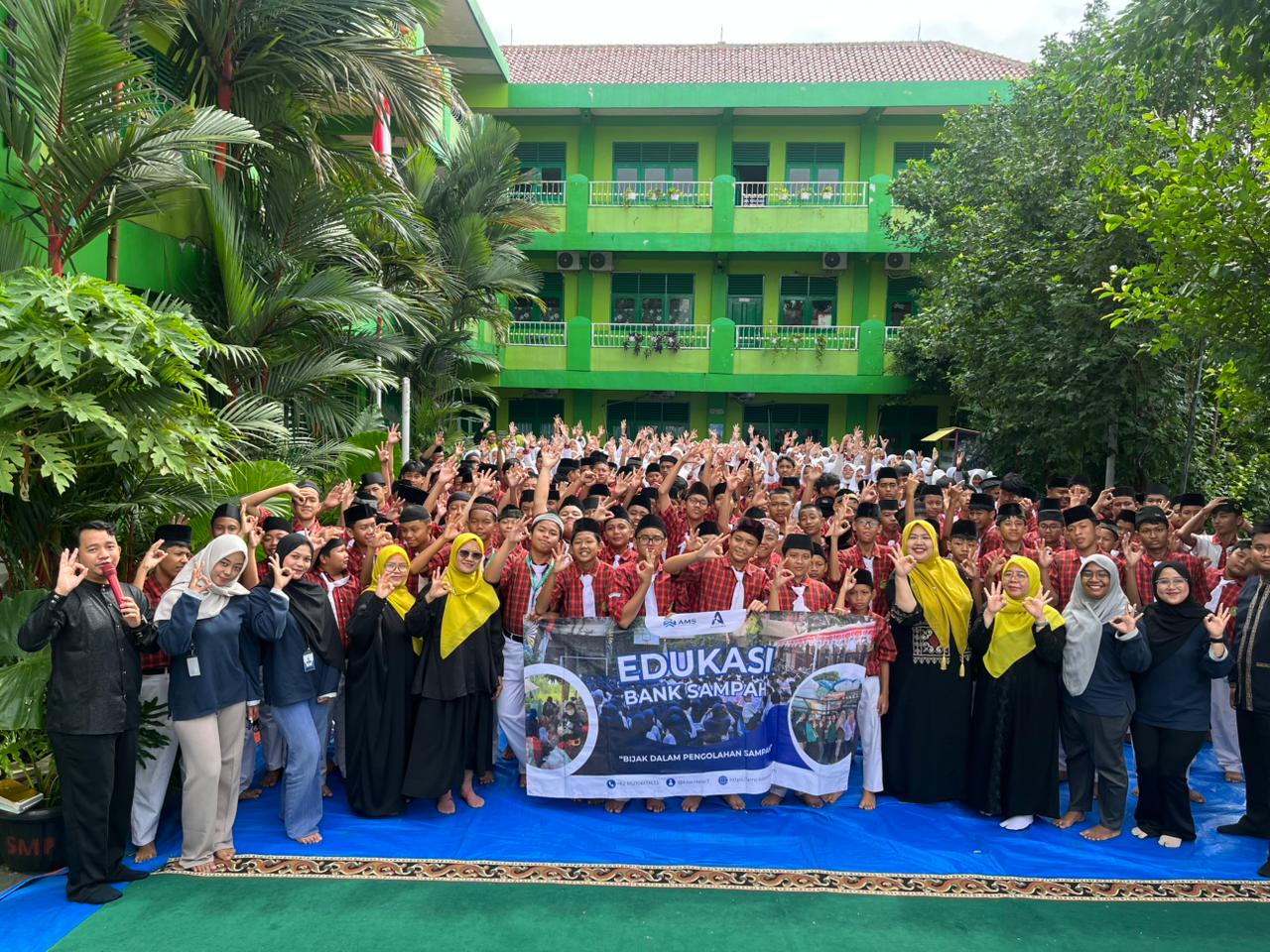 Sosialisasi Bank Sampah di SMP Citra Negara