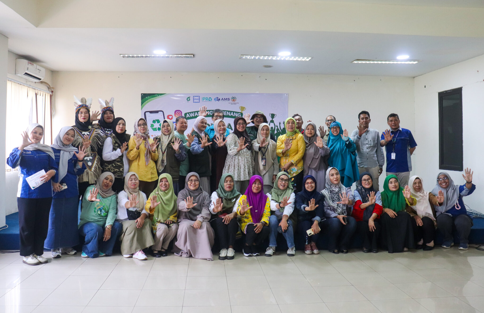 Lomba Digitalisasi & Pembuatan Konten Bank Sampah Melalui Media Sosial: Membangun Bank Sampah yang Lebih Adaptif di Era Digital
